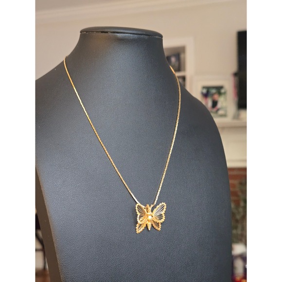 Monet Jewelry - Monet Gold Tone Delicate Wire Filigree Butterfly Pendant Necklace Vintage